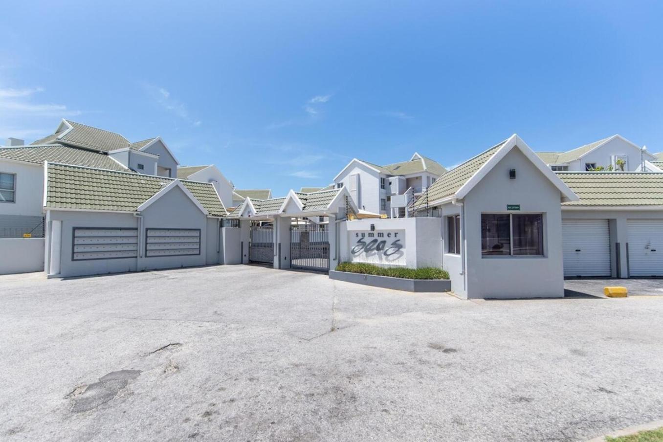 Luxury On The Beach Port Elizabeth Exterior foto