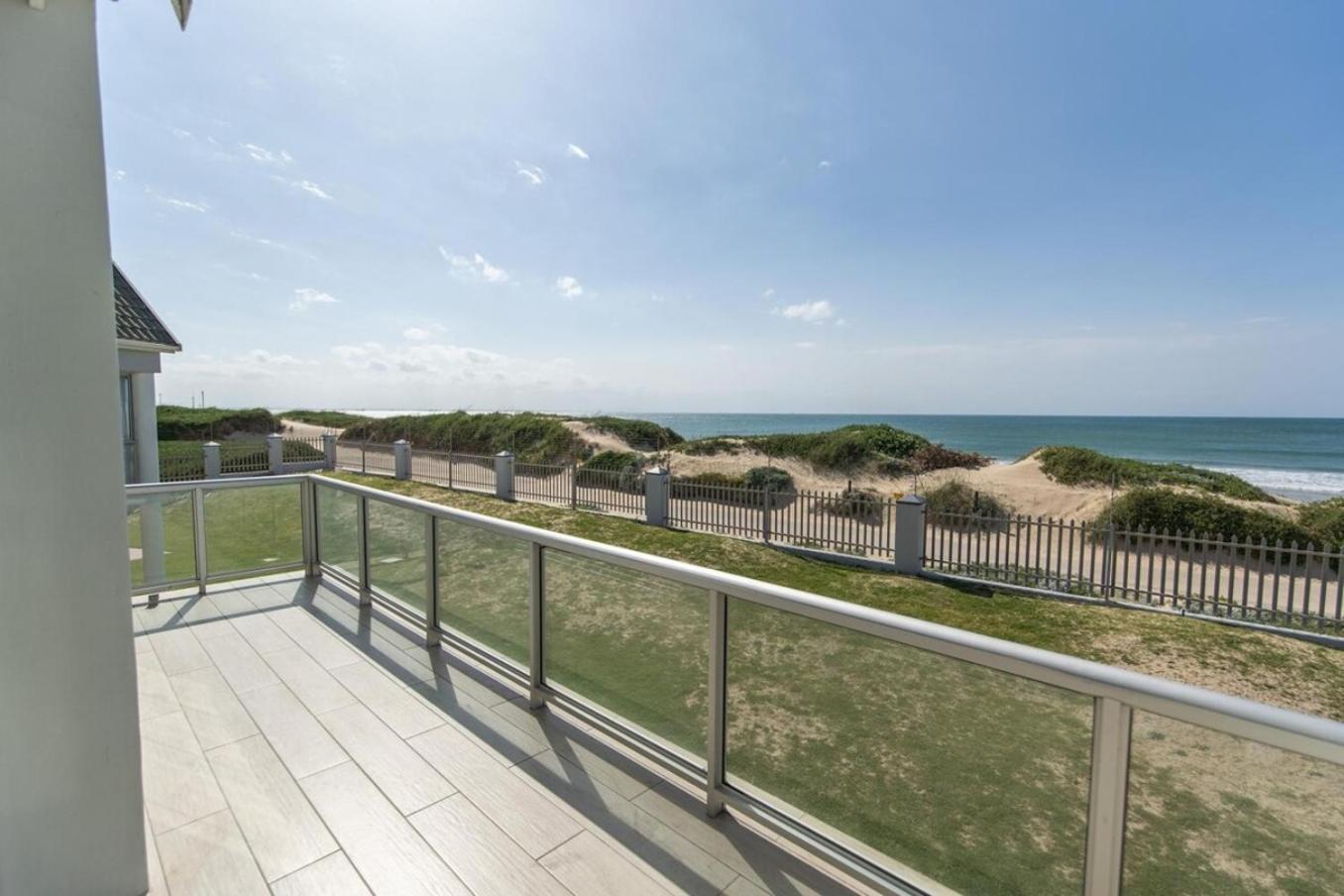 Luxury On The Beach Port Elizabeth Exterior foto